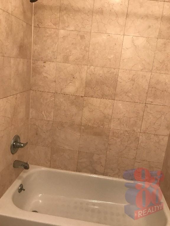 53 Leroy St #2D - Photo 6 of 6