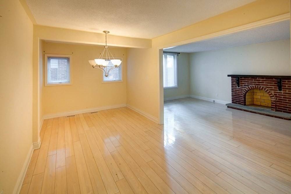 37 Aberfeldy Crescent - Photo 3 of 4