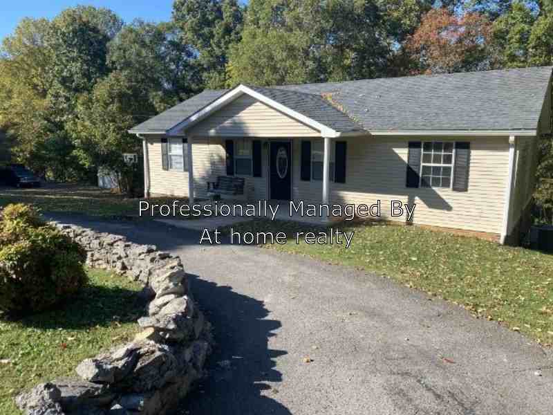 518 Skyview Dr - Photo 2 of 10