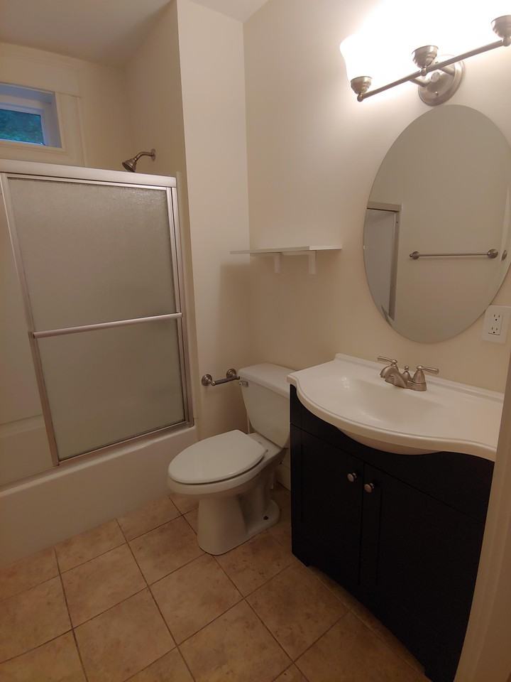 22 Hooker Ave - Photo 5 of 12