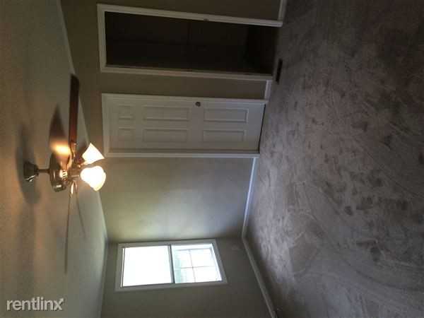 83 Holly Hills Ln - Photo 3 of 12