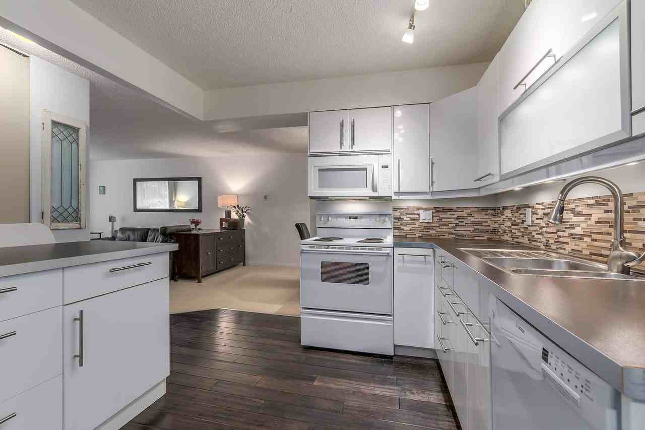 Woodcroft Capilano - Photo 2 of 9