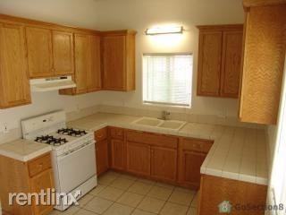 1252 W Victoria St - Photo 2 of 7