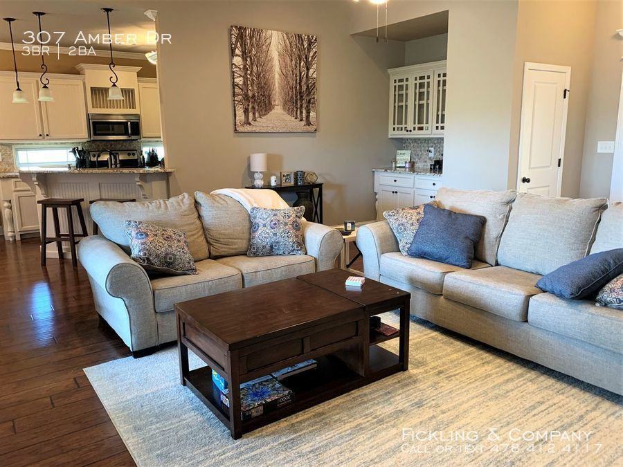307 Amber Dr - Photo 3 of 23