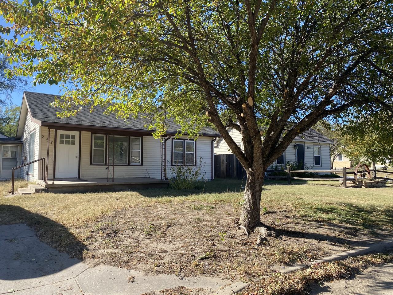 257 N Florence St - Photo 2 of 14