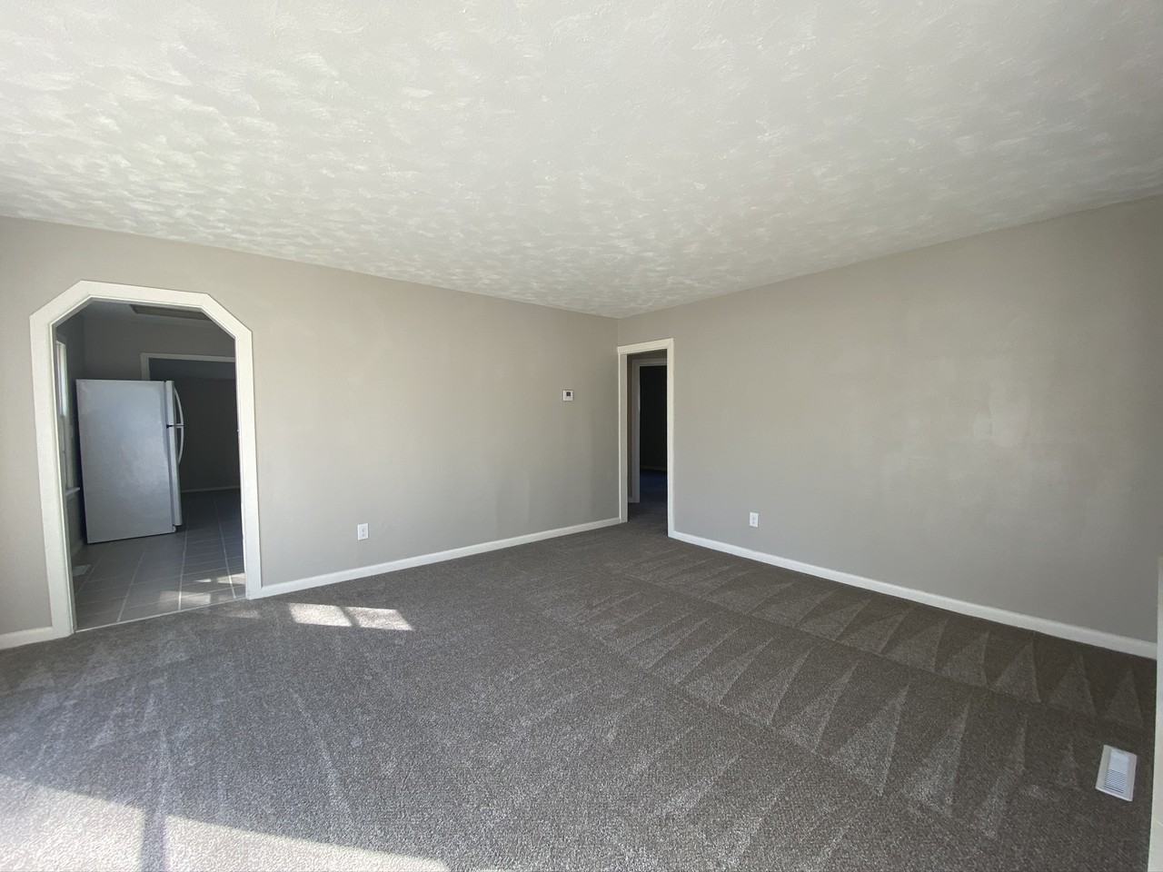 257 N Florence St - Photo 3 of 14