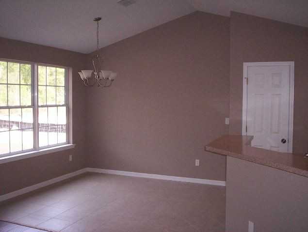 333 N Charles Willis Dr - Photo 3 of 33