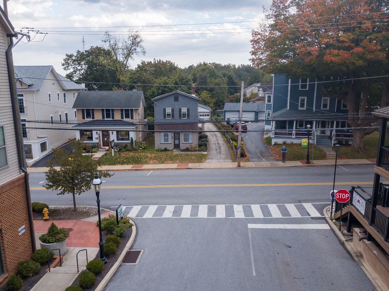 334 E King St - Photo 2 of 3