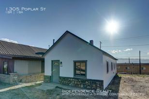 1305 Poplar St  