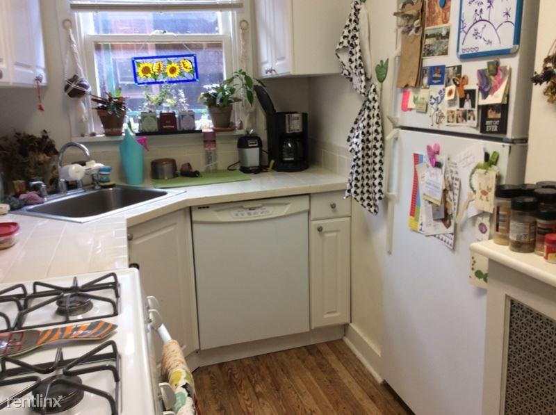 100 Biddle Ave - Photo 3 of 7