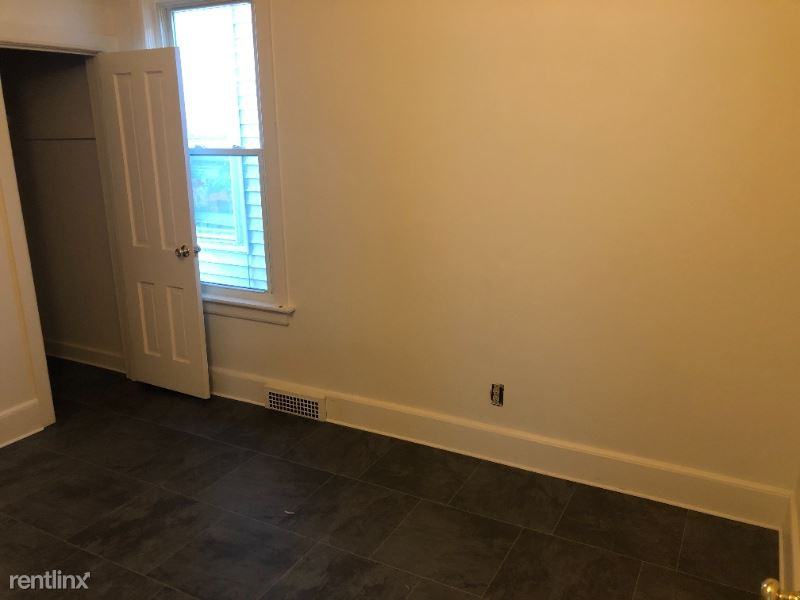 1640 N 11th St - Photo 3 of 10