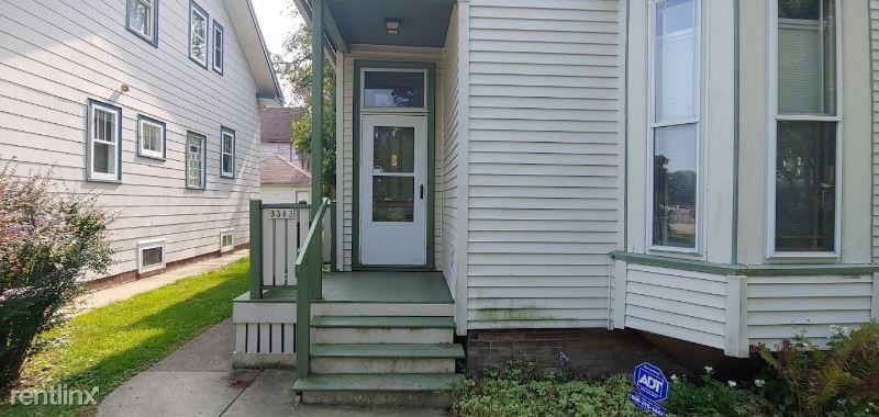 3313 W Kilbourn Ave - Photo 2 of 25