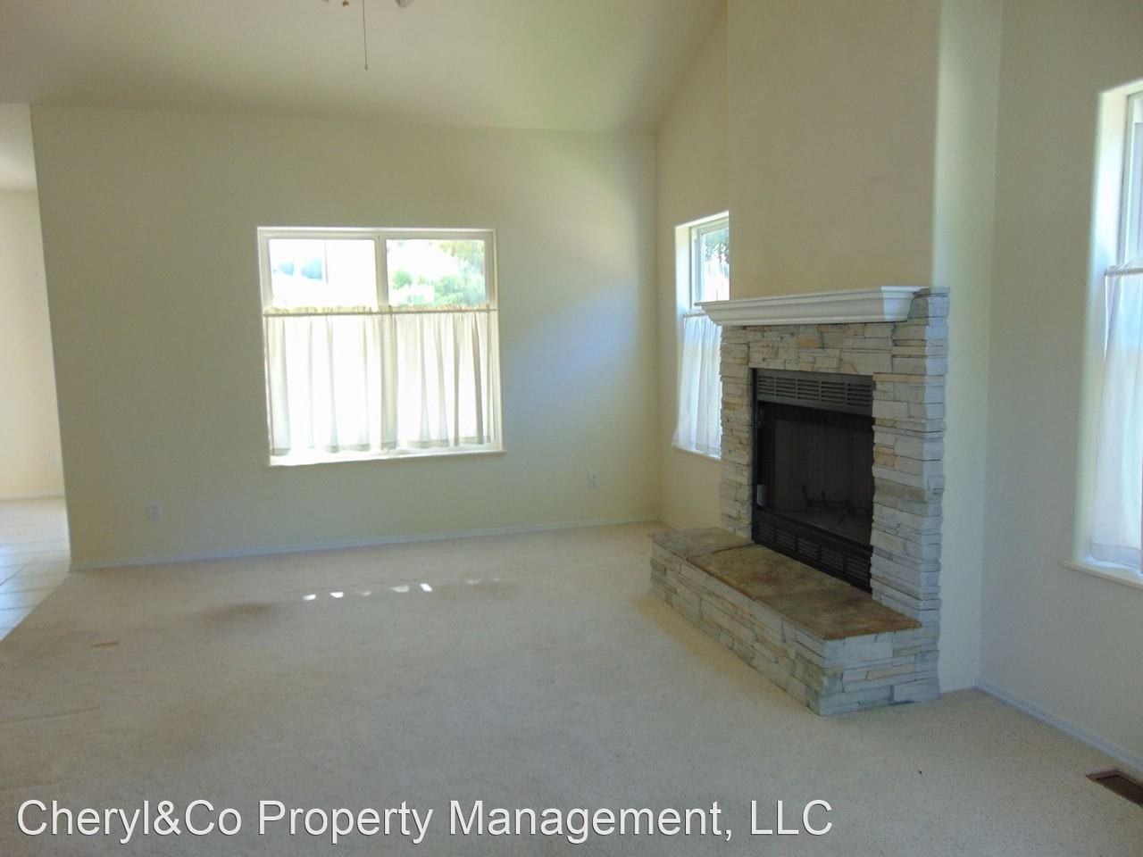 40 Oak Ct - Photo 2 of 19