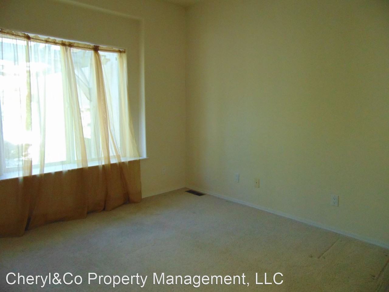 40 Oak Ct - Photo 3 of 19