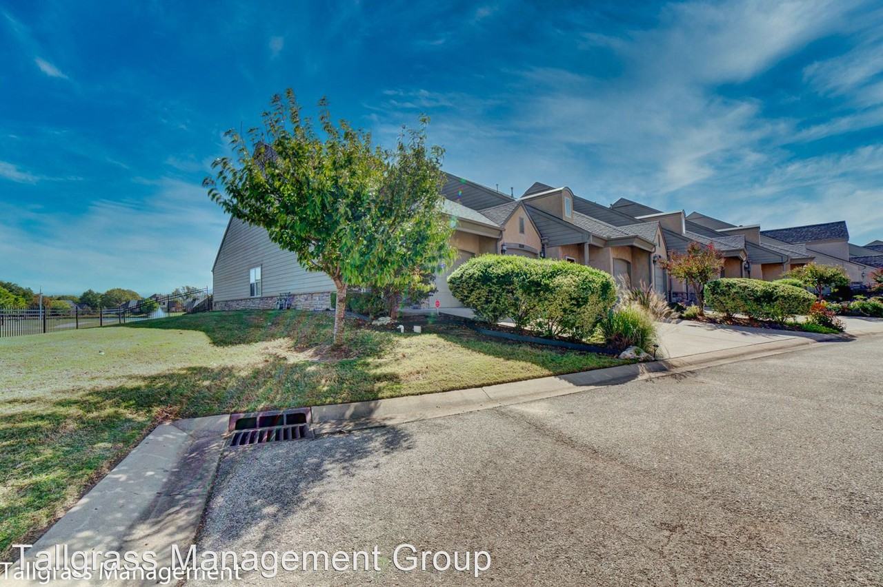 10519 N 139th East Ave - Photo 3 of 26