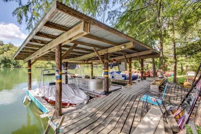 1712 Lakeshore Dr - Photo 3 of 13