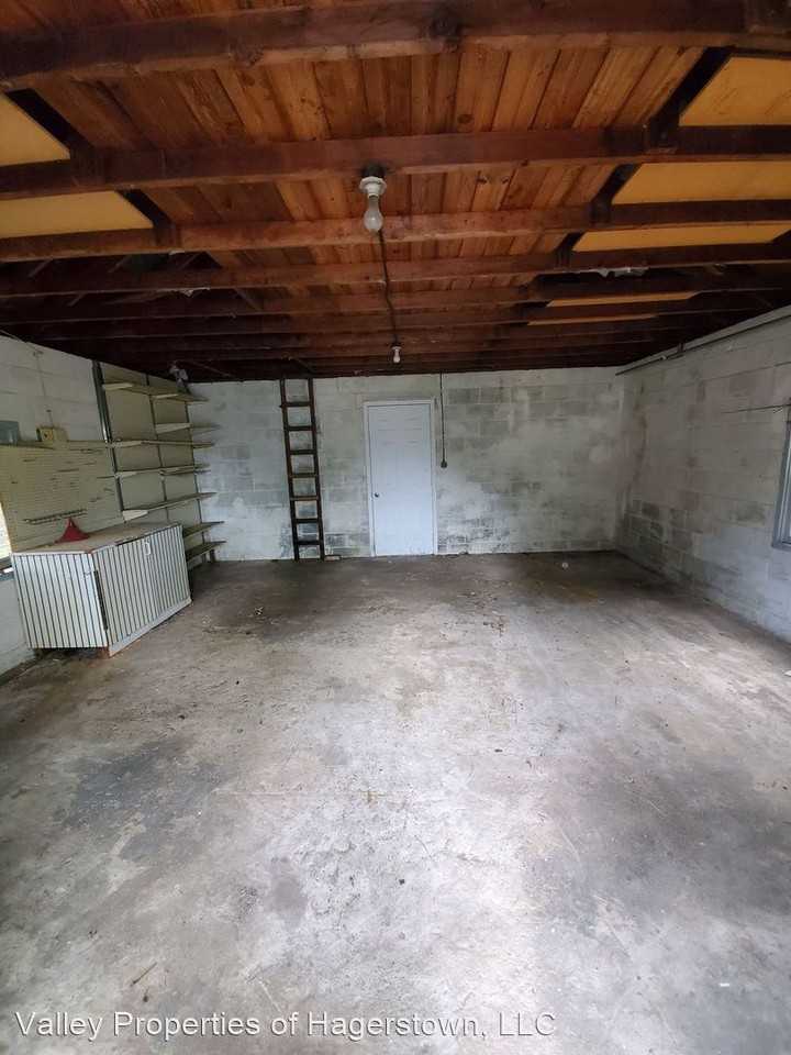 335 S Mulberry St - Photo 3 of 3