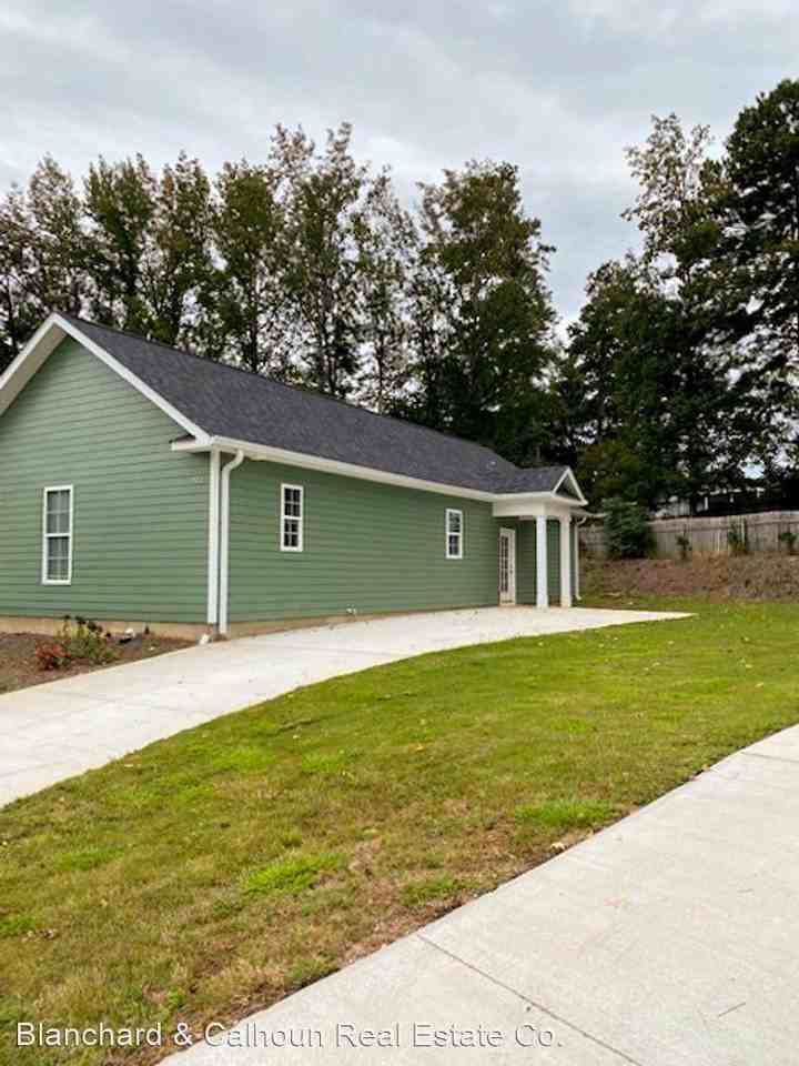 Elizabeth Court - Photo 2 of 22