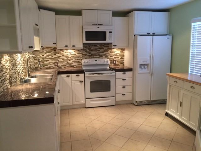 4635 Oldenburg Ave - Photo 3 of 19