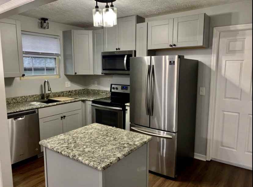 706 29th Ave N - Photo 3 of 16