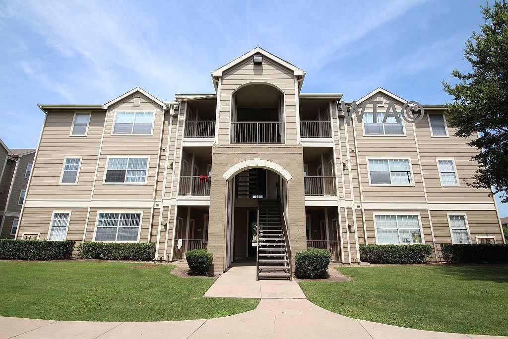 4700 E Riverside Dr, Austin, TX 78741 4 Bedroom Apartment for Rent
