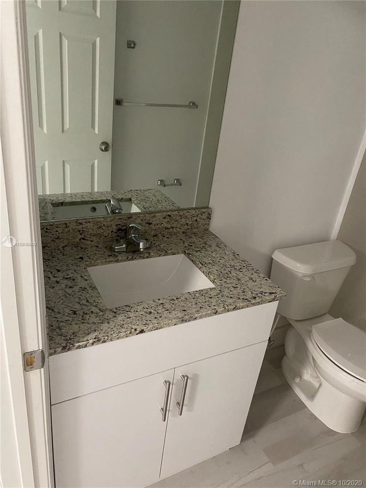 1029 Northwest 3rd Street - Photo 2 of 19