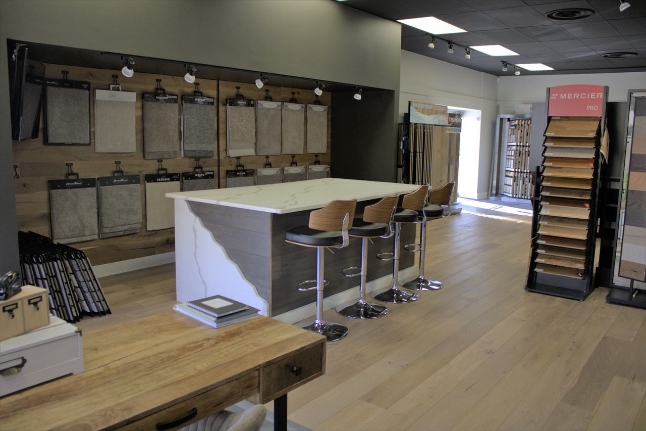 325 Broadway Avenue South - Photo 2 of 6