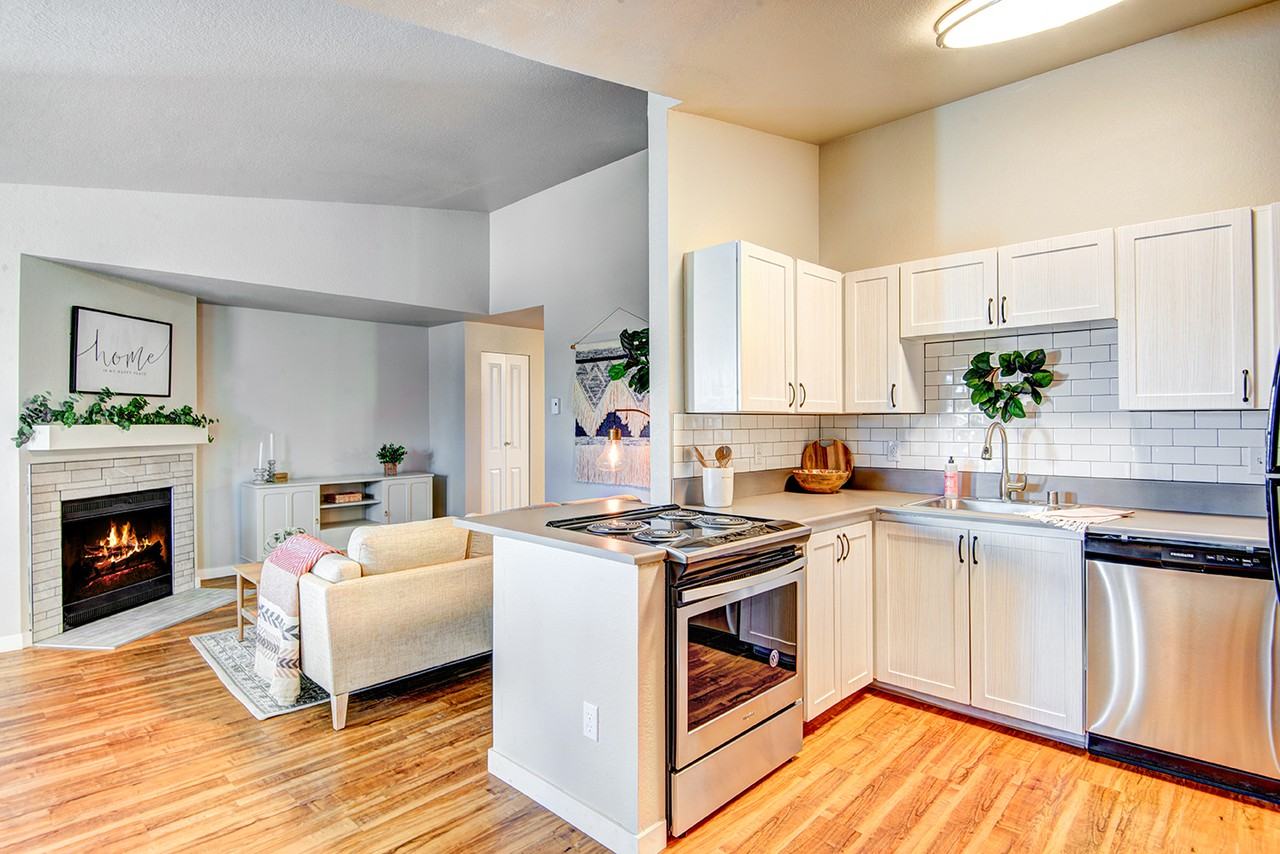 The Lynx Apartments - Photo 4 of 33