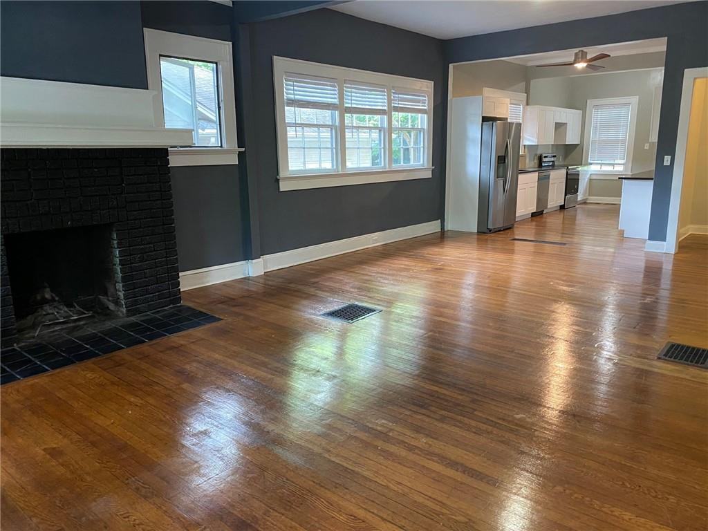 993 North Ave Ne - Photo 2 of 20