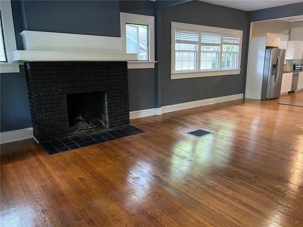 993 North Ave Ne - Photo 3 of 20