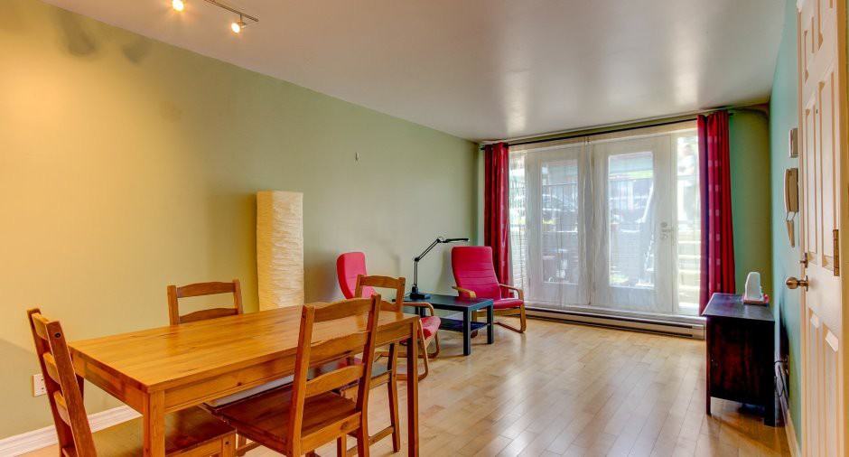 2760 Rue Ontario Est #1 - Photo 3 of 11