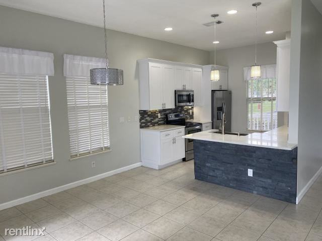 10832 Sw Stephanie Way - Photo 2 of 8