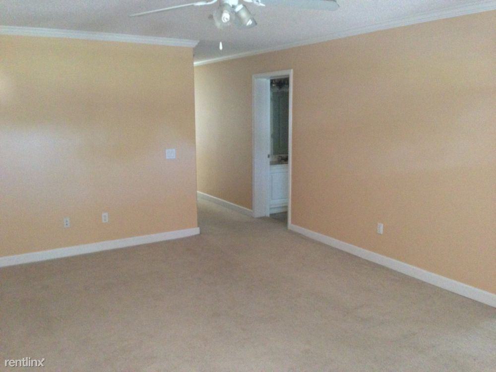 19133 N Clairmonte St - Photo 3 of 6