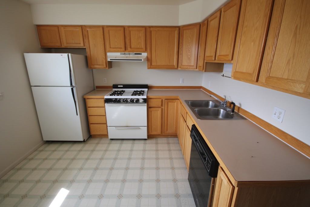 607 11Th St - Photo 2 of 7