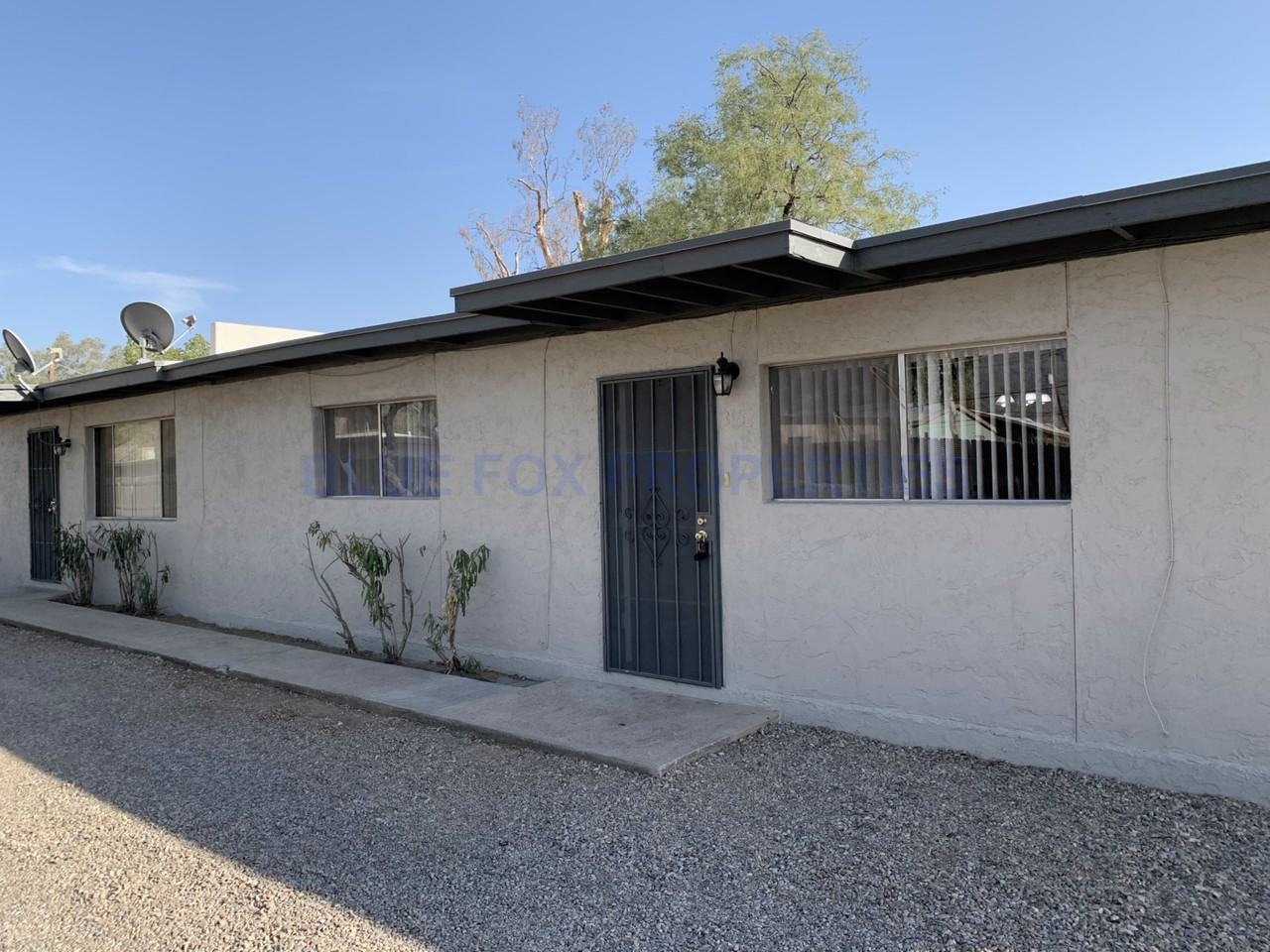 3032 N Richey Blvd - Photo 2 of 6