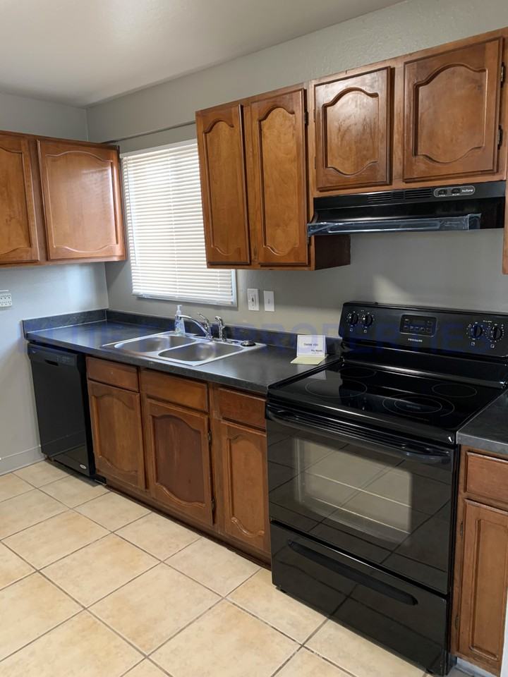 3032 N Richey Blvd - Photo 3 of 6