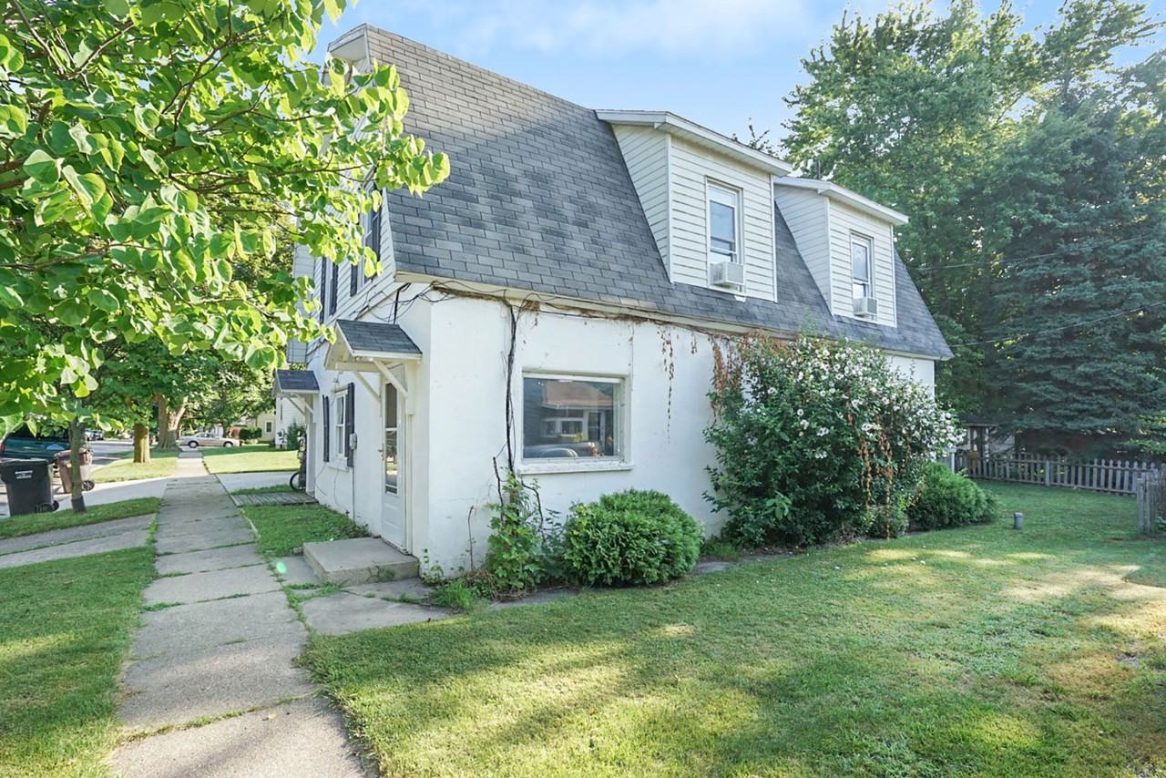 125 Church St Se - Photo 3 of 15