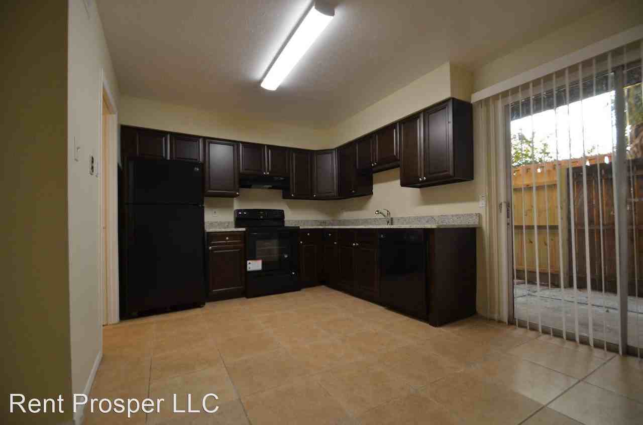 3976 Crayrich Cir #C5 - Photo 3 of 14