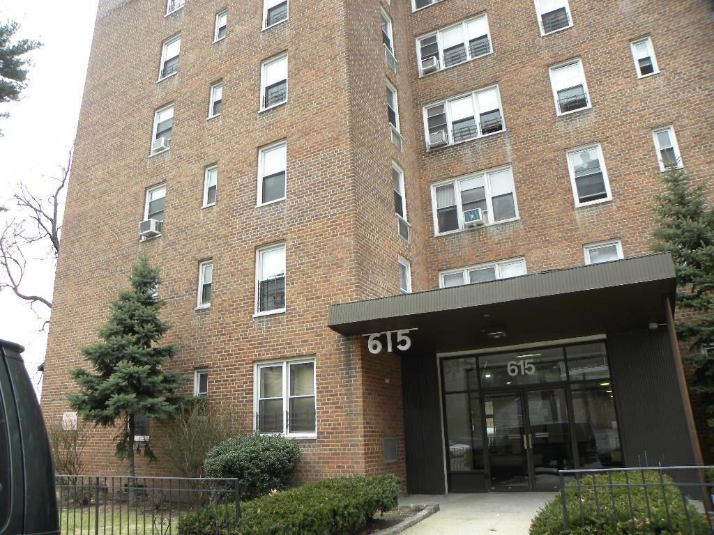 615 Warburton Ave 4, Yonkers, NY 10701 2 Bedroom Condo for Rent for