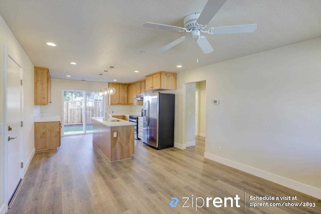 14 Larkfield Maples Ct - Photo 2 of 17