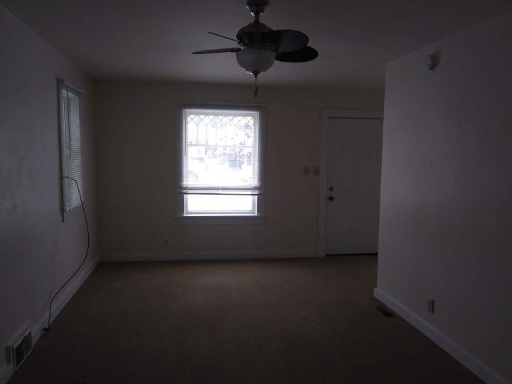 214 S Broadway Ave - Photo 2 of 5