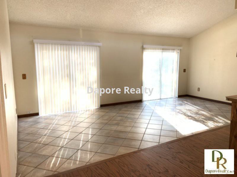 303 Hidden Lake Dr - Photo 2 of 14