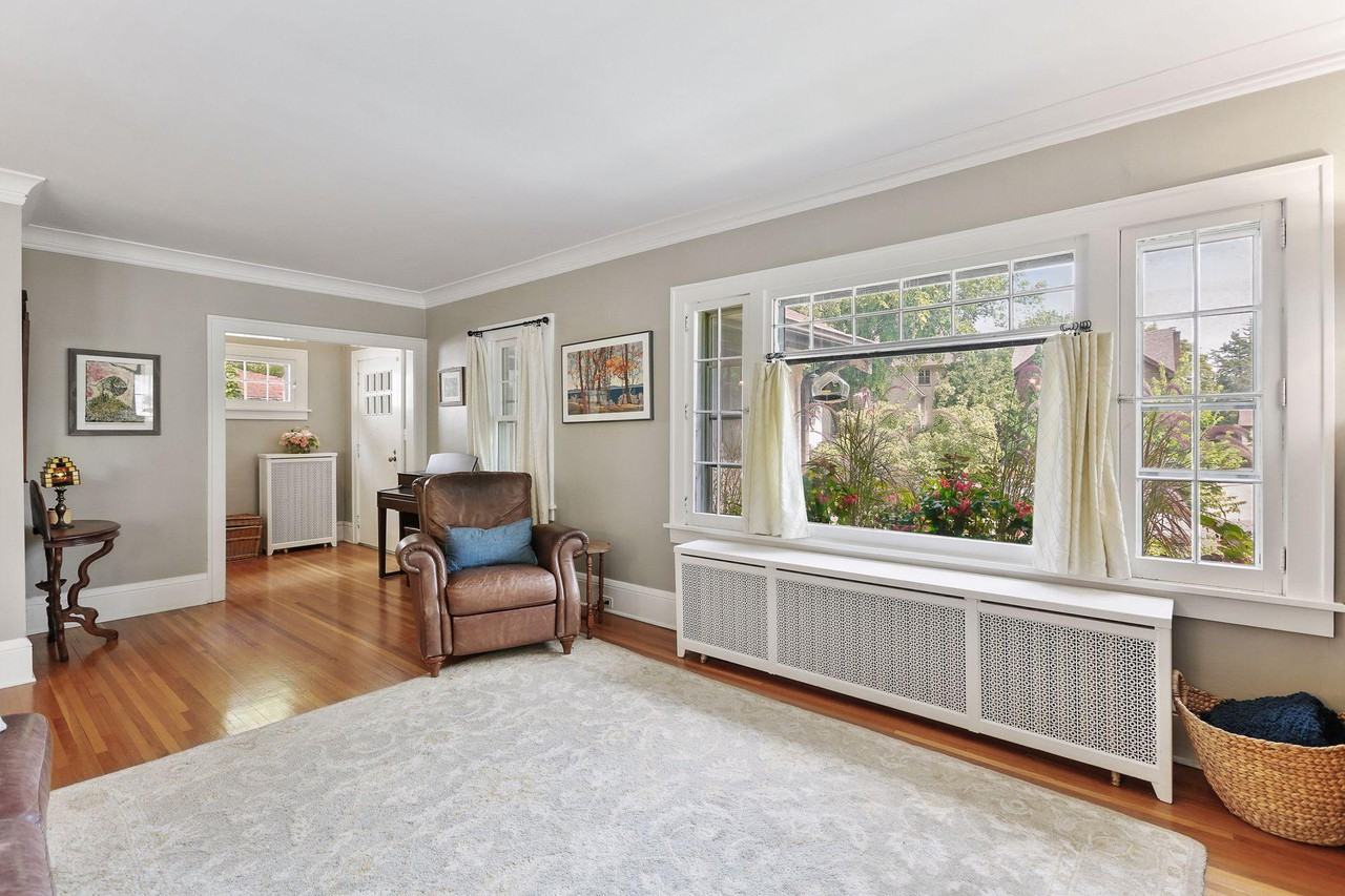 4428 Vincent Ave S - Photo 3 of 29