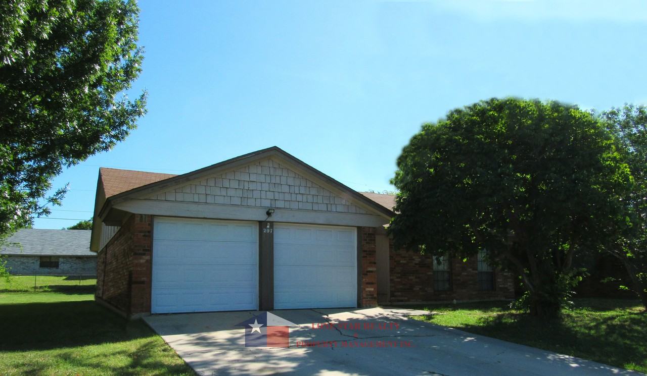 207 East Hogan Drive - Photo 2 of 16