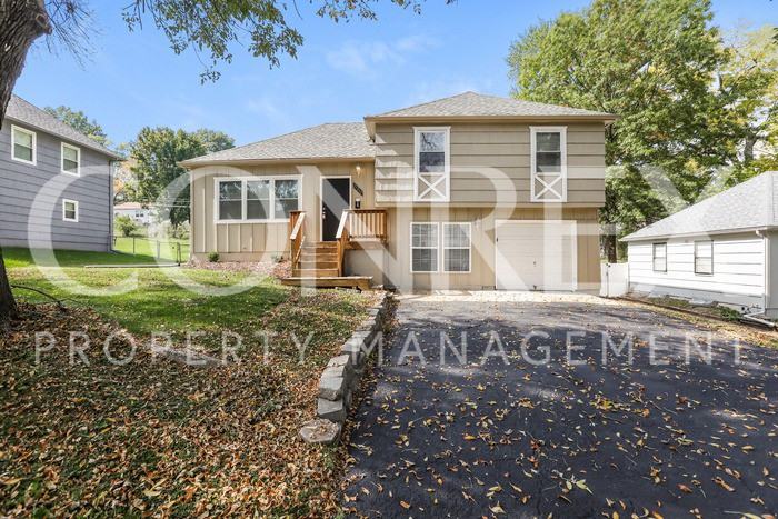 11210 Myrtle Ave - Photo 2 of 12