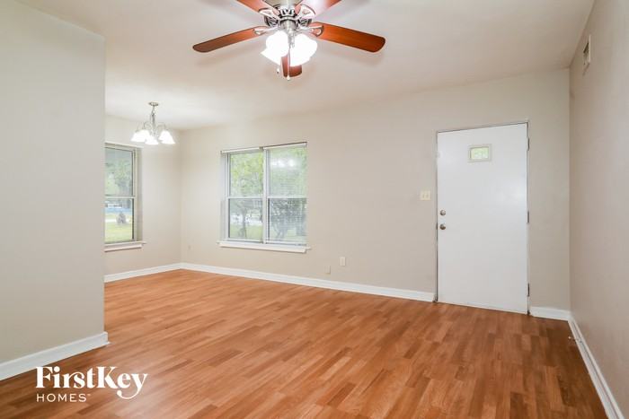 5510 Graywood Rd - Photo 3 of 15