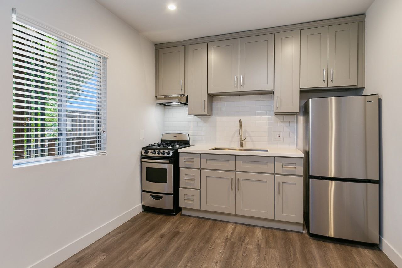 Grand View Apartments - Photo 2 of 10