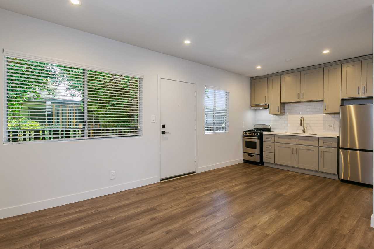 Grand View Apartments - Photo 3 of 10