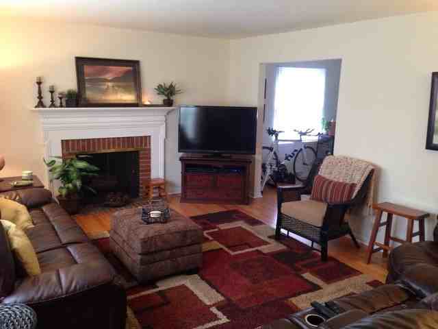 305 Tamarack Ave - Photo 2 of 10