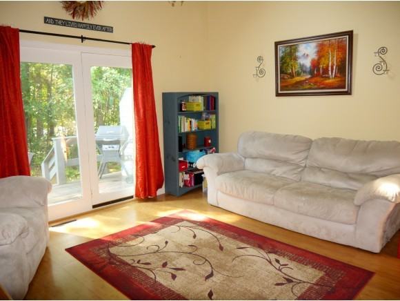 20 Glengarry Dr - Photo 3 of 10